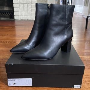 Pointed-Toe Sadie Boots in Leather (AB129)
